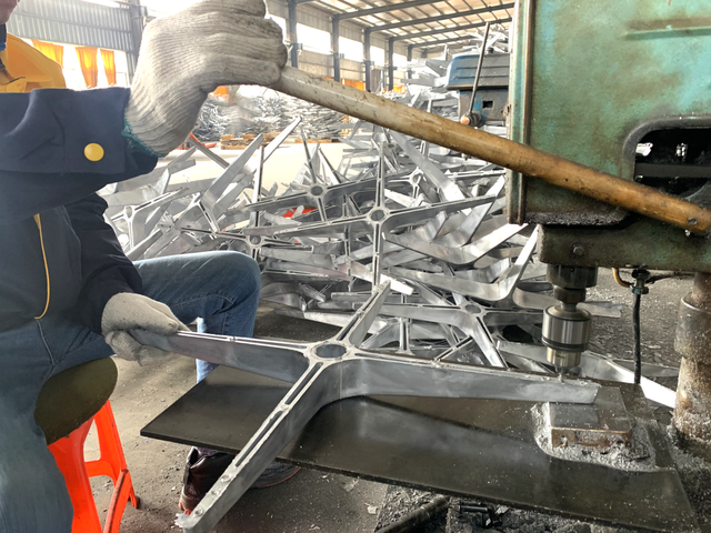 Powder coating table base